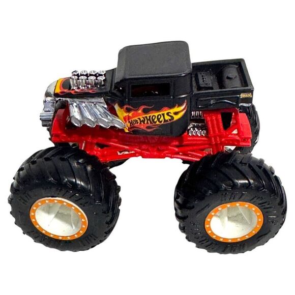Hot Wheels Monster Jam Bone Shaker Monster Truck Die Cast 1:64 Black And Red - Picture 1 of 4